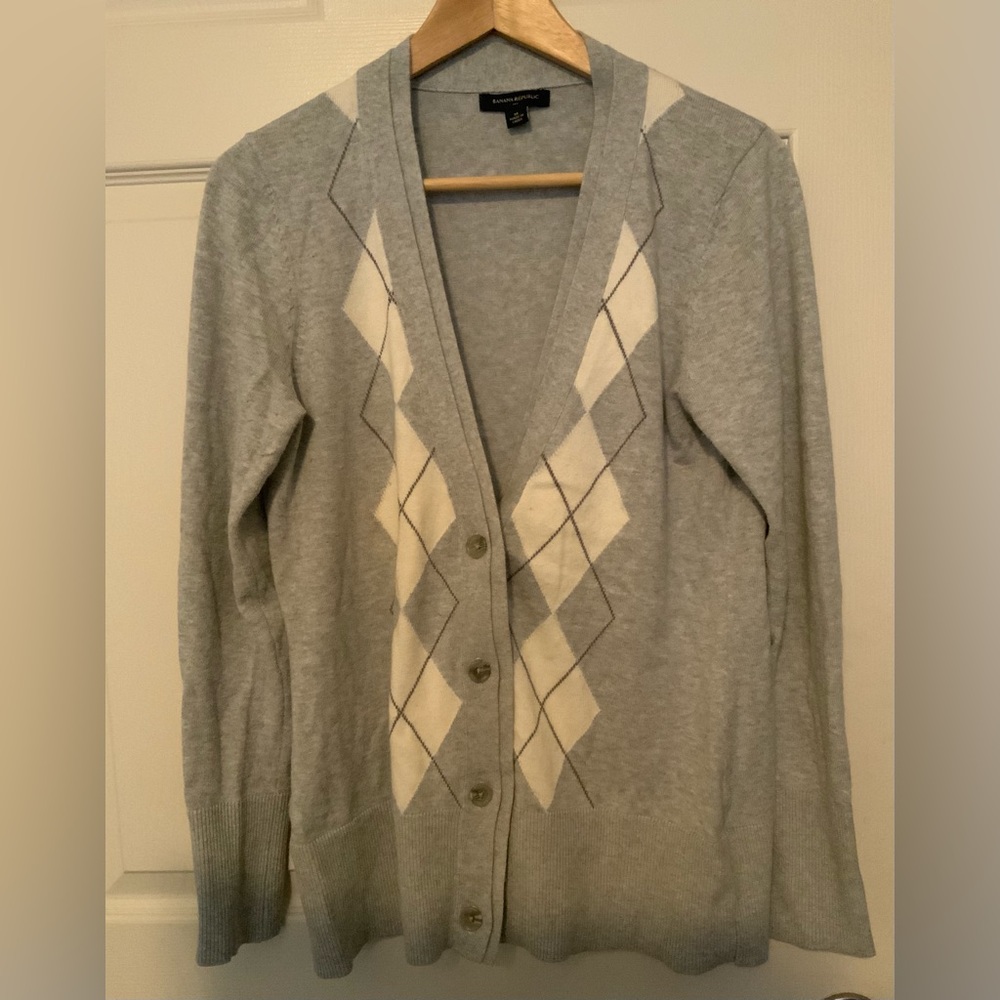 Banana Republic Size M Gray White Diamond Check Argyle V-neck Button Cardigan